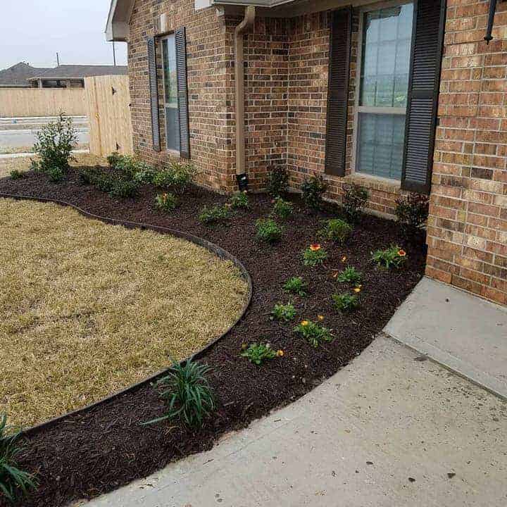 Houston, Texas local landscaper work by Helms Landscaping